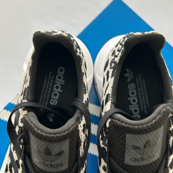 (NWT) Adidas Swift Run Women’s Leopard-Print Shoe in Raw White / Core Black - Picture 15 of 17